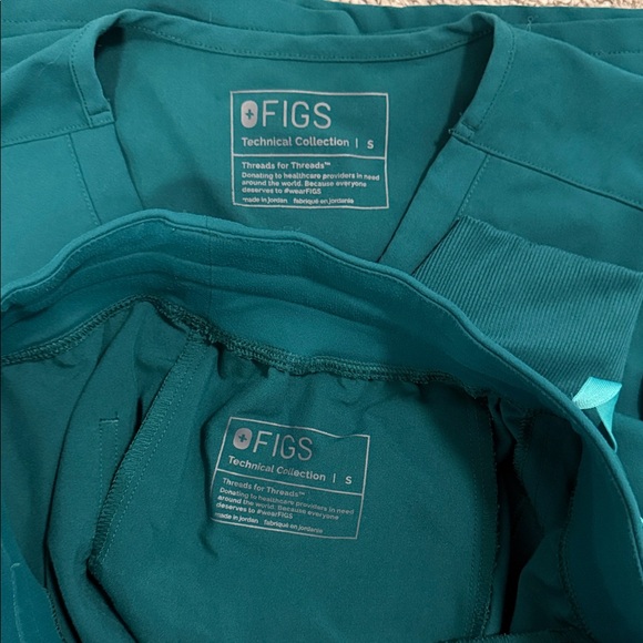 Figs Scrub Set - Picture 3 of 3